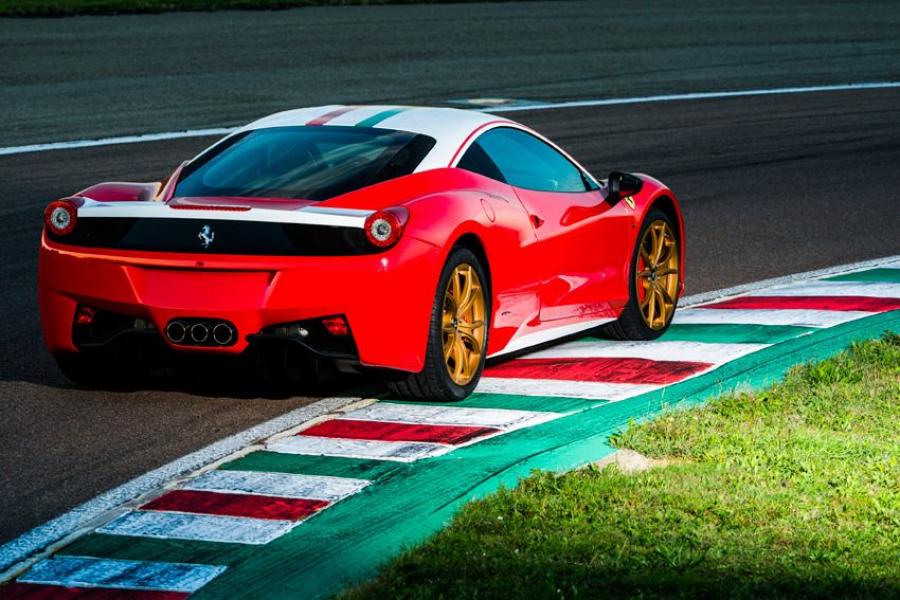  Ferrari 458 Italia Niki Lauda Edition 2014 года  (фото 2 из 6)